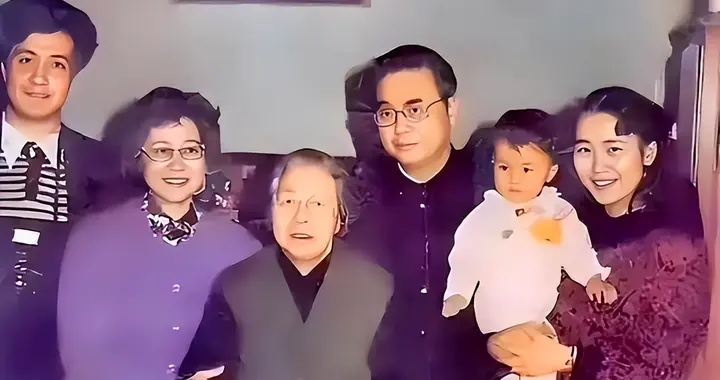 86年李鹏全家在中南海探望邓颖超，46年前他12岁，称呼“邓妈妈”