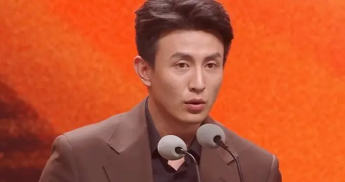 红果颁奖典礼，刘萧旭获奖感言说的实在太有水平了，没对比没伤害
