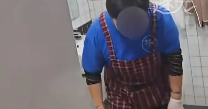 男子在青旅洗澡时遭女保洁闯入，要求出去反被怼"洗澡必须穿衣服"