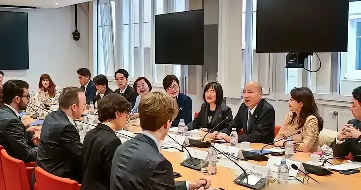 韩国瑜法国演讲暴露“蓝皮绿骨”真面目，亲和缓独之路注定走不通