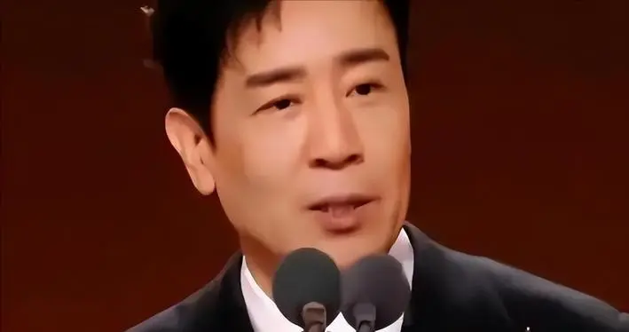 于和伟“这一哭”全网刷屏，张艺谋当年的那句话，终于有人信了！