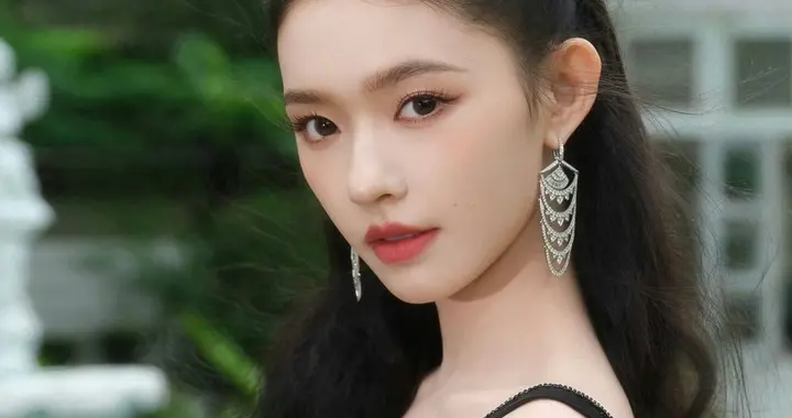 林允儿越来越性感了