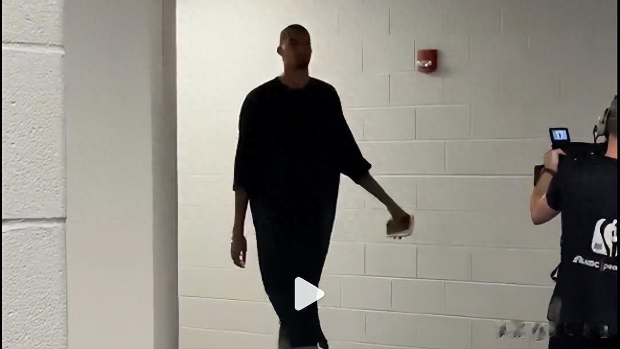 破案了！马刺主场大胜27分根源找到，文班亚马才是系列赛真正MVP