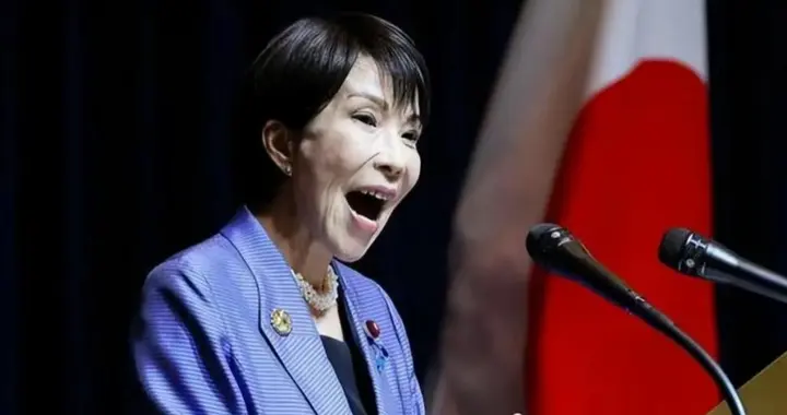 五国首脑即将赶到东京，高市早苗瘪着嘴笑，全球已收到中国的通知