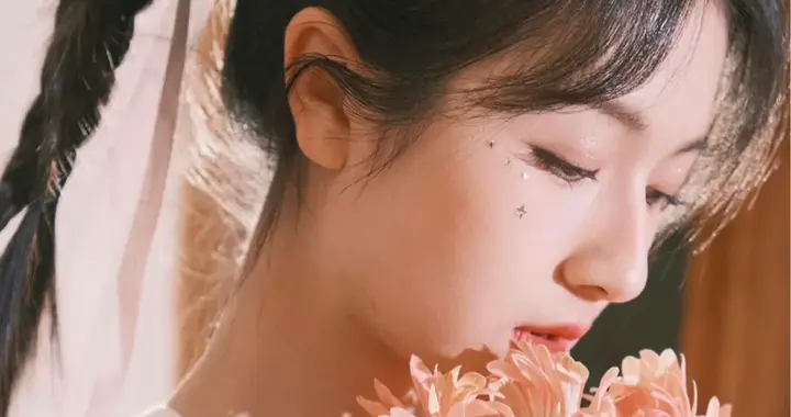 美女壁纸-第6526期-李兰迪