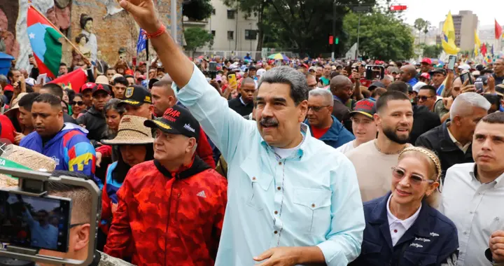 特朗普连下两道命令，全面封锁委内瑞拉，美军动刀兵已师出有名？