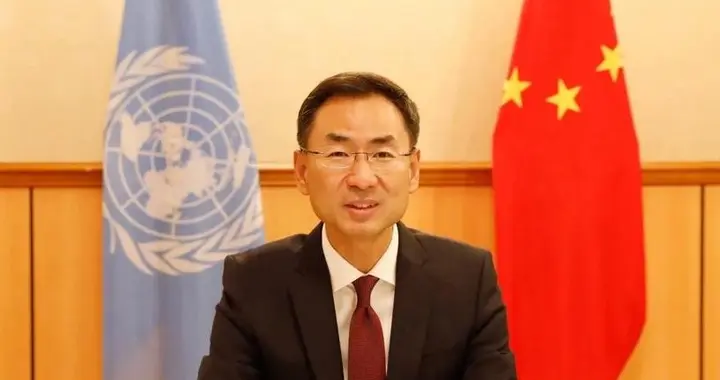 美国欠联合国46亿会费还摆谱？中方摊牌，你退我上，联合国塌不了