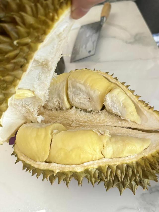 还年轻可以挑别人，女孩子年纪大了就只有被挑了