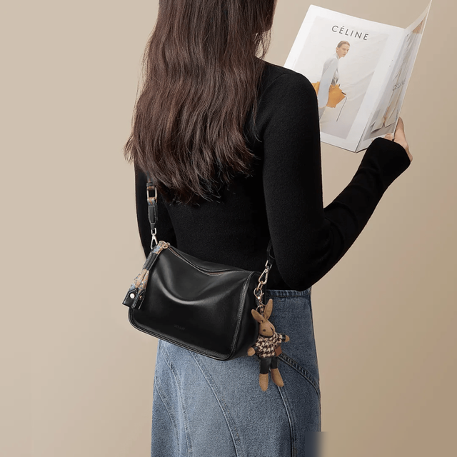 别再背托特包啦！2025年这几款小众包包，随便哪只都能用一辈子！