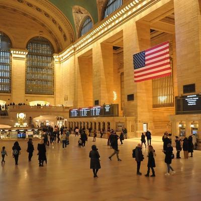 飞渡慕士塔格：美国纽约中央车站发生暴力事