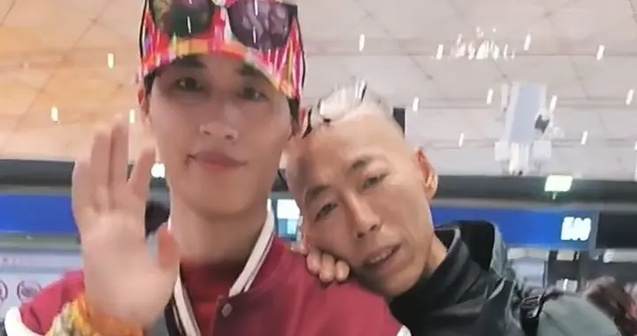 张云鹏家人北京送机，网友云围观送上衷心祝福。