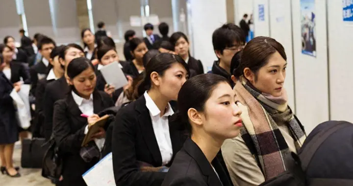 日本崩盘可能性极大，很可能按照这个顺序，迅速沦为四流国家