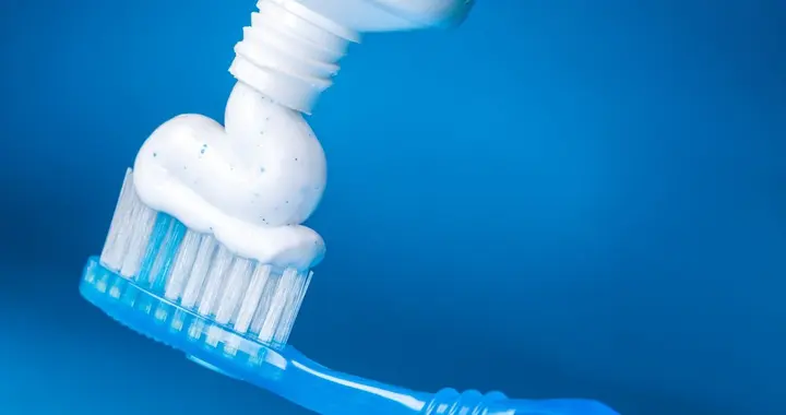 睡觉前才刷牙是错误的！牙医提醒：睡前刷牙不如这个时间刷