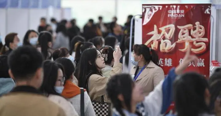 月薪 5000 招不到人：3000 的活挤破头，中国就业卡在哪？