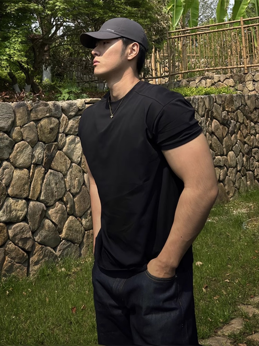 黑色正肩修身短袖男夏季男士显肌肉t恤美式