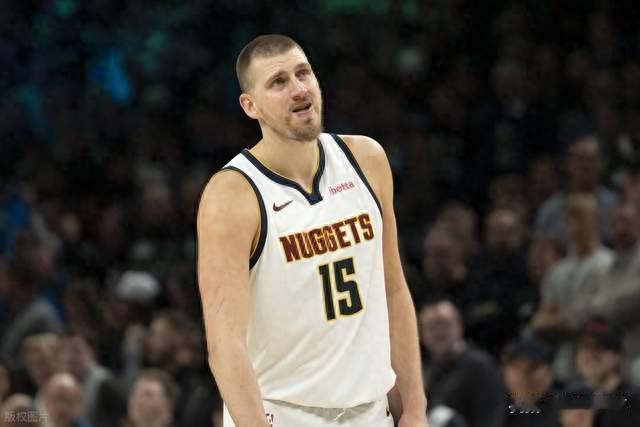连续6年！约基奇MVP前二比肩拉塞尔伯德，NBA仅三人书写这一神迹