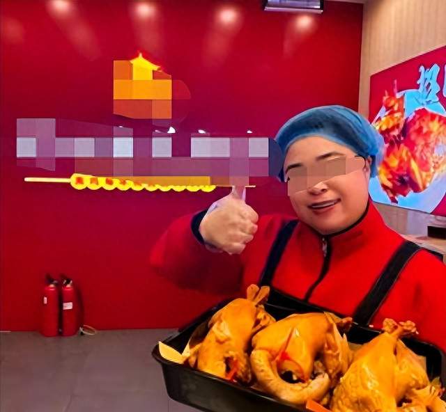 女子徒步蹭饭后续：拒不认错，官媒出手锐评，句句戳白嫖党肺管子