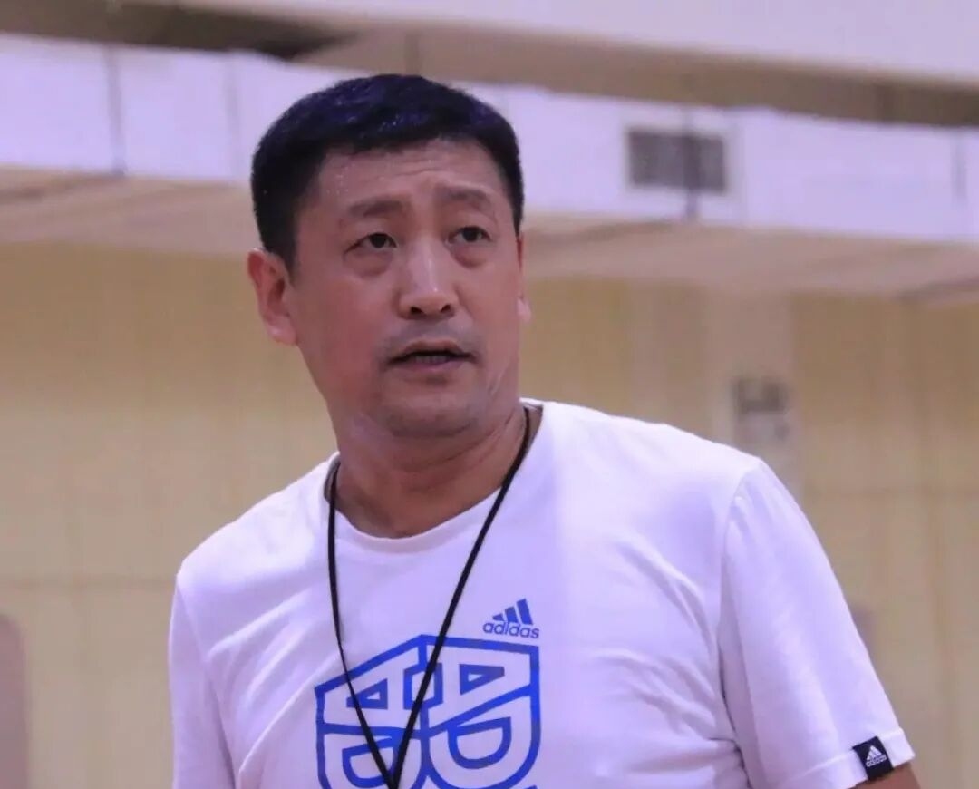 深耕青训数十载！王怀玉一心扎根广东篮球梯队建设   王怀玉的职业生涯始...