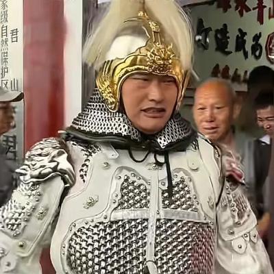 彩虹吃瓜娱乐：大衣哥唱三首歌赚十万块也不