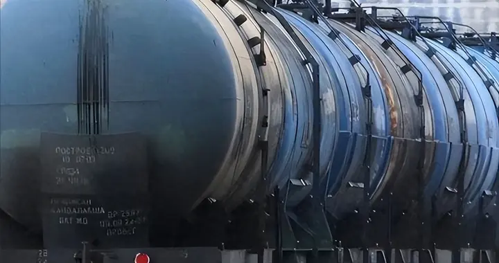 俄罗斯不卖油了！普京禁令一下，最惨的不是欧洲，而是两个邻国