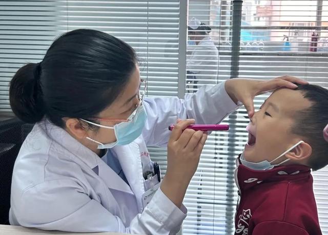 一天看诊80个孩子，60个都有积食，健脾消积的方法，最后再说1次