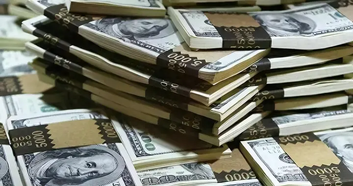 情况不妙，中国富豪转移资产，5万亿恐遭美国收割，盲目押注必输