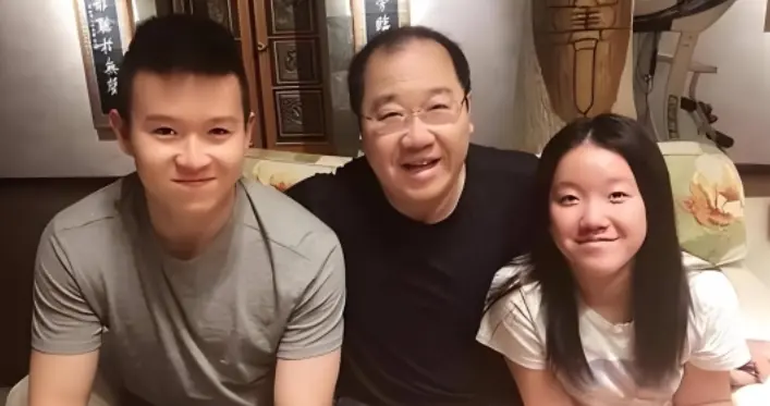 北大才女梁欢：嫁英达后，长期两地分居，结婚26年比宋丹丹更不幸