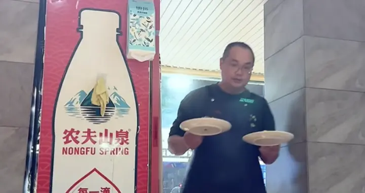 211名校高材生端盘子！大哥自述：曾花17年时间在公司当上高管！