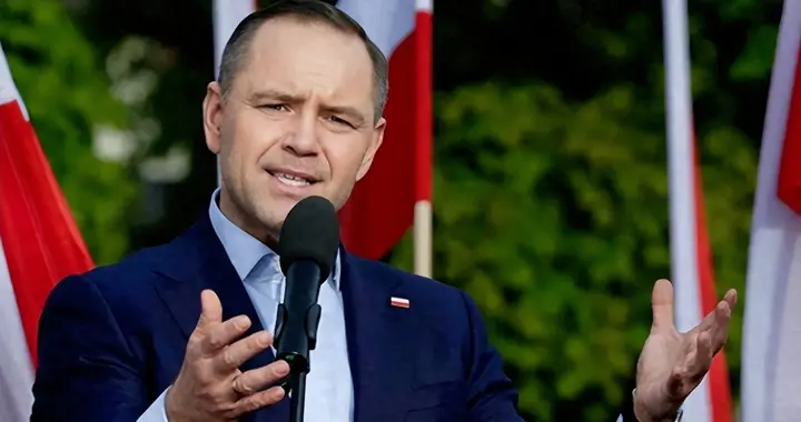 迫停中欧班列的账还没算！波兰又效仿日本，与“台独”鬼混在一起