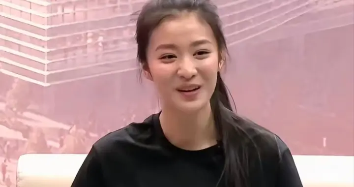 王楚然大一形体课全网考古 从小美到大 越扒越有料 远不止颜值能打