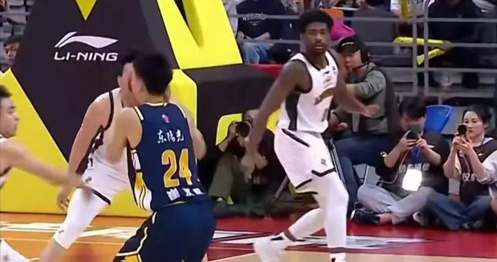 CBA十二强潜伏危机，不是广东和辽宁，四队后劲堪忧，名次虚高