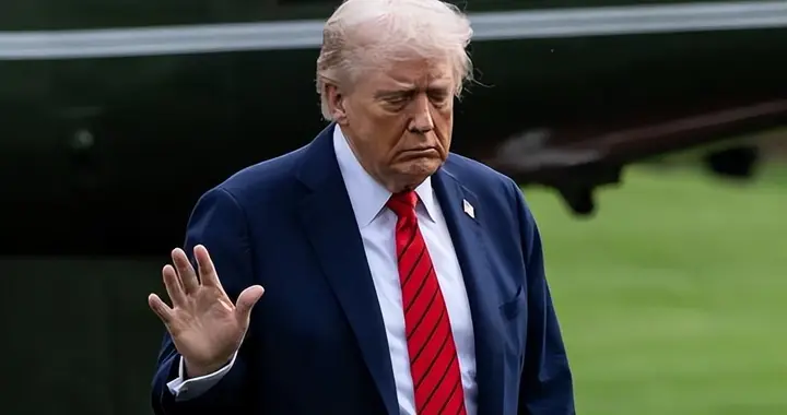 伊朗30轮导弹齐射！动用超重武器端了萨德，特朗普：被打得很疼