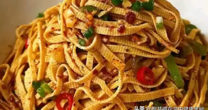 春日唤醒味蕾：五分钟酸辣干豆腐丝或者干豆腐片的健康养生之道