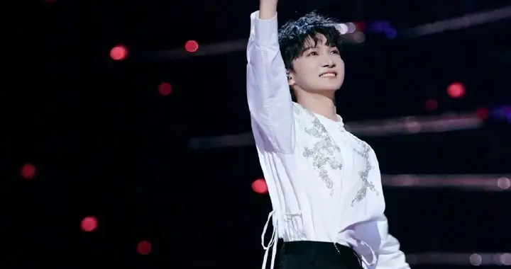 周深4场演唱会上美国票房榜单！累计30494人次观看，中国歌手好强