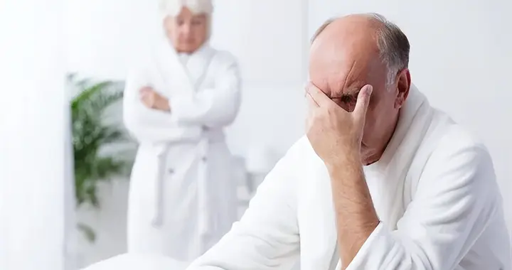 艾滋病在男性身上有什么症状？若发现这4点异常，尽快检查治疗