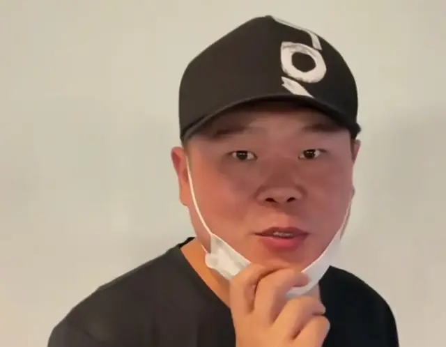 岳云鹏携姐姐 女儿亮相音乐节，13岁麓一与周深合影，妻子现身机场
