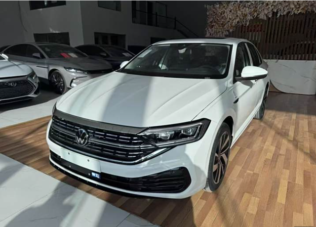 大众将“价格战”进行到底！速腾跌至7.79万，家用性价比确实高