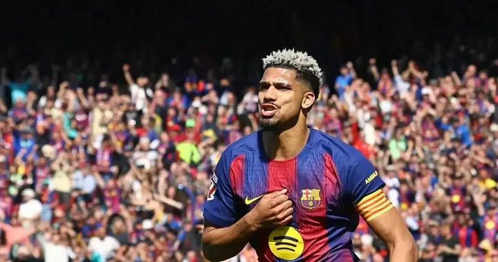 西甲积分榜一夜大变！巴萨1-0险胜7分领跑，皇马这次真慌了？