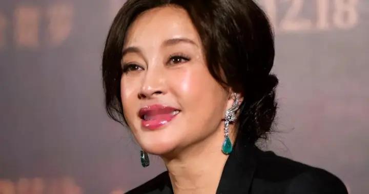 75岁同时交往8个男友？凌晨在北京离世？刘晓庆身上的谣言太离谱