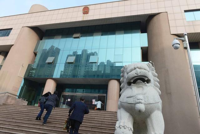 青岛行人 “转身纠纷” 升级！7 万赔偿是否合情合理？