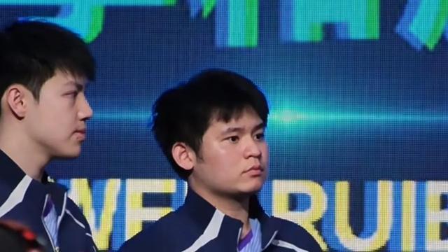 小鹿说体育：林诗栋哭了，真的破防。 带伤