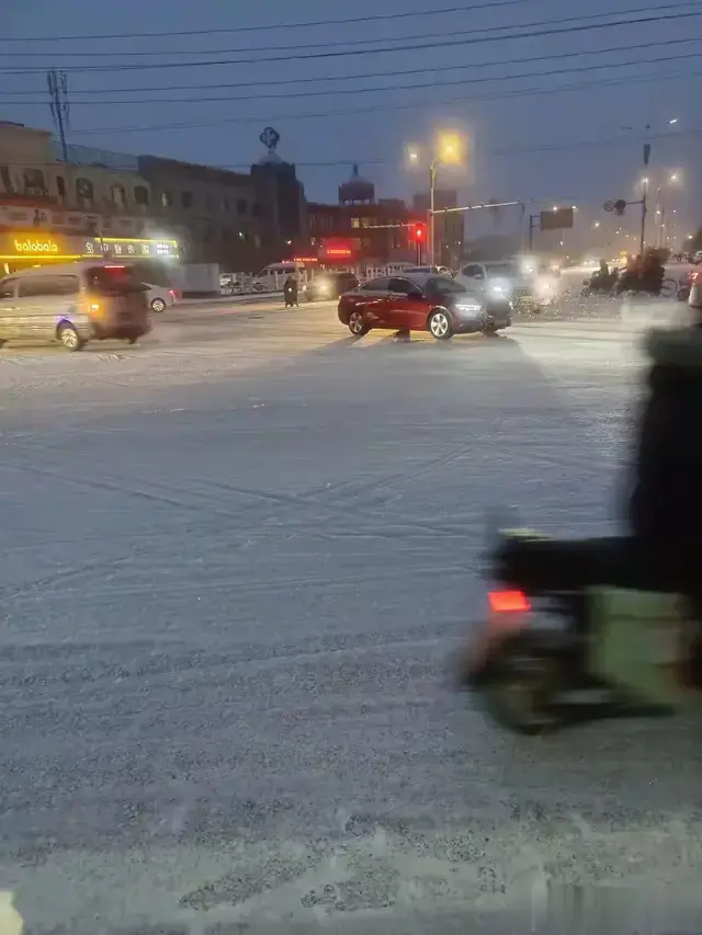 包头气候焕新颜：夏雨冬雪铺就未来好风光之路。