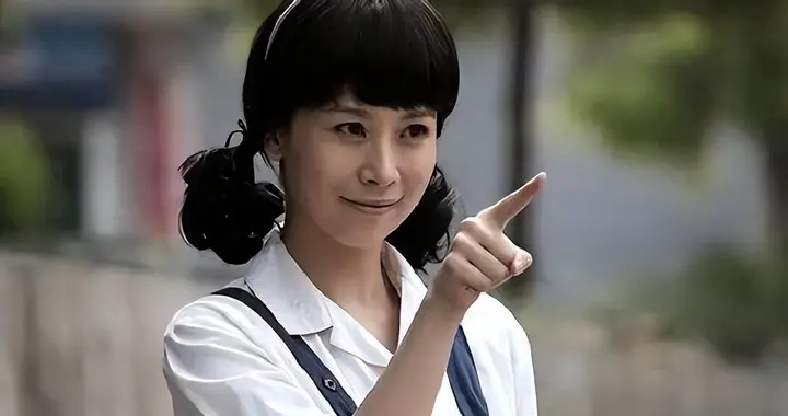 47岁海清近况让人心酸，脸垮嘴斜、又普又显老，昔日女神也落寞了