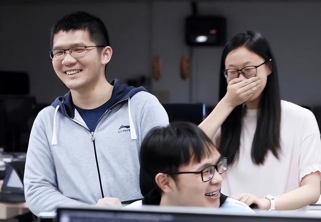 美国”科技武器”研发人员揭秘:3个清华学霸，1个北大学霸!