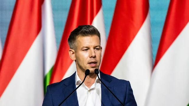 激情迷彩说：一代新人换旧人！执政16年的