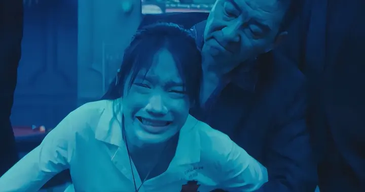 耗1亿拿票房冠军，国产片在好莱坞大片前丢的脸，黄晓明挣回来了