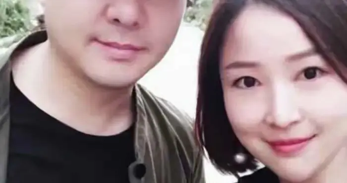 沈腾亲姐原来是她，顶级女高音，弟弟成就400亿票房，她至今未婚