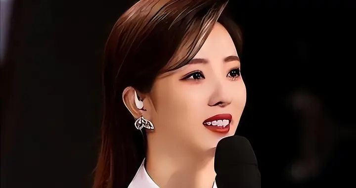 李思思现状：县城商演穿廉价西装，挣钱养俩儿子，很崇拜圈外老公