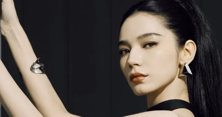 代斯性感黑丝大长腿