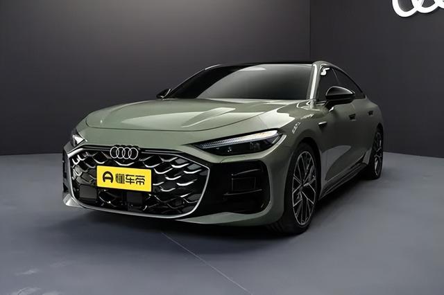 配置丰富，车长4902mm，上汽奥迪A5L亮相上海车展